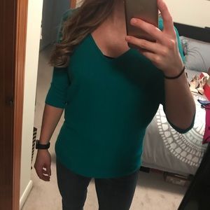 Green V-cut front and back sweater - Size S